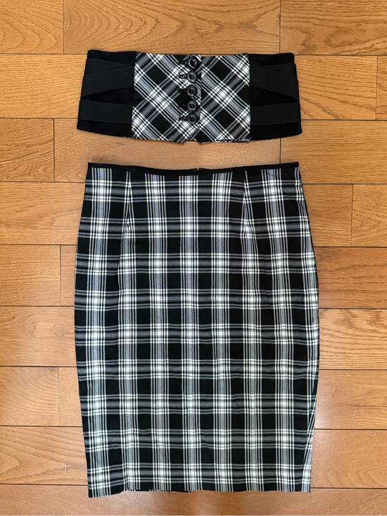 No brand Dresses & Skirts - Black & White Plaid Pencil Skirt with Coordinating Waist Panel